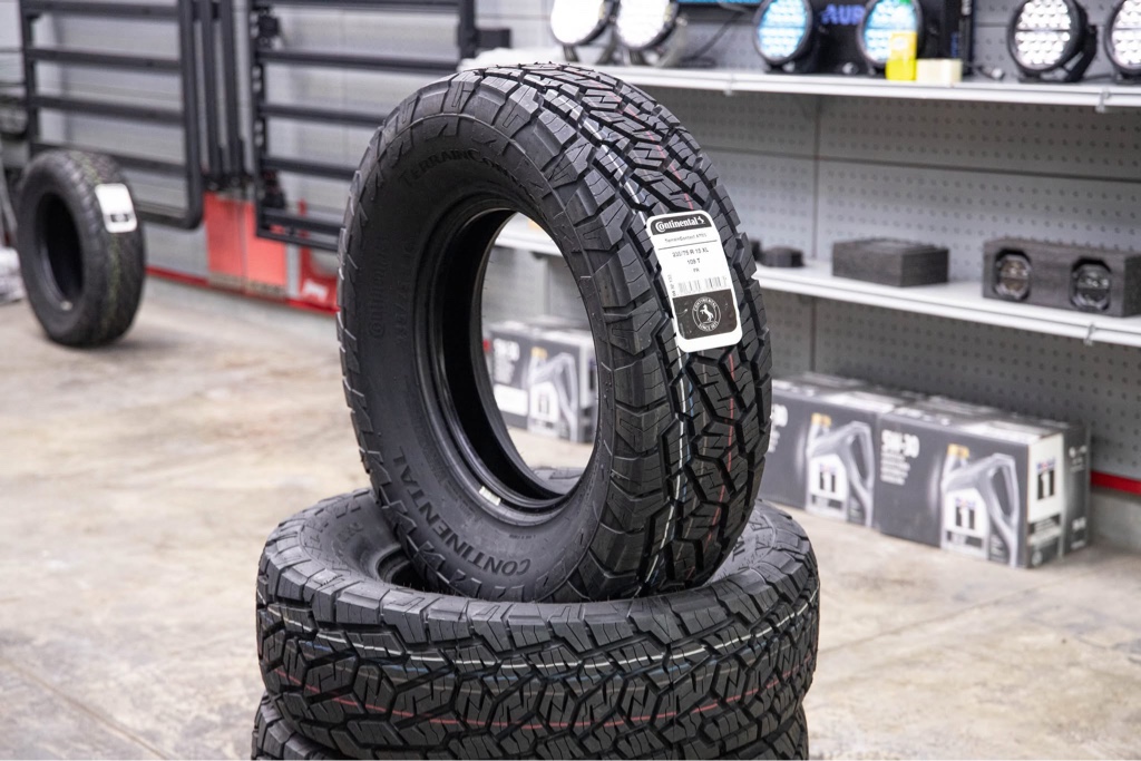 Continental AT50 225/70r15