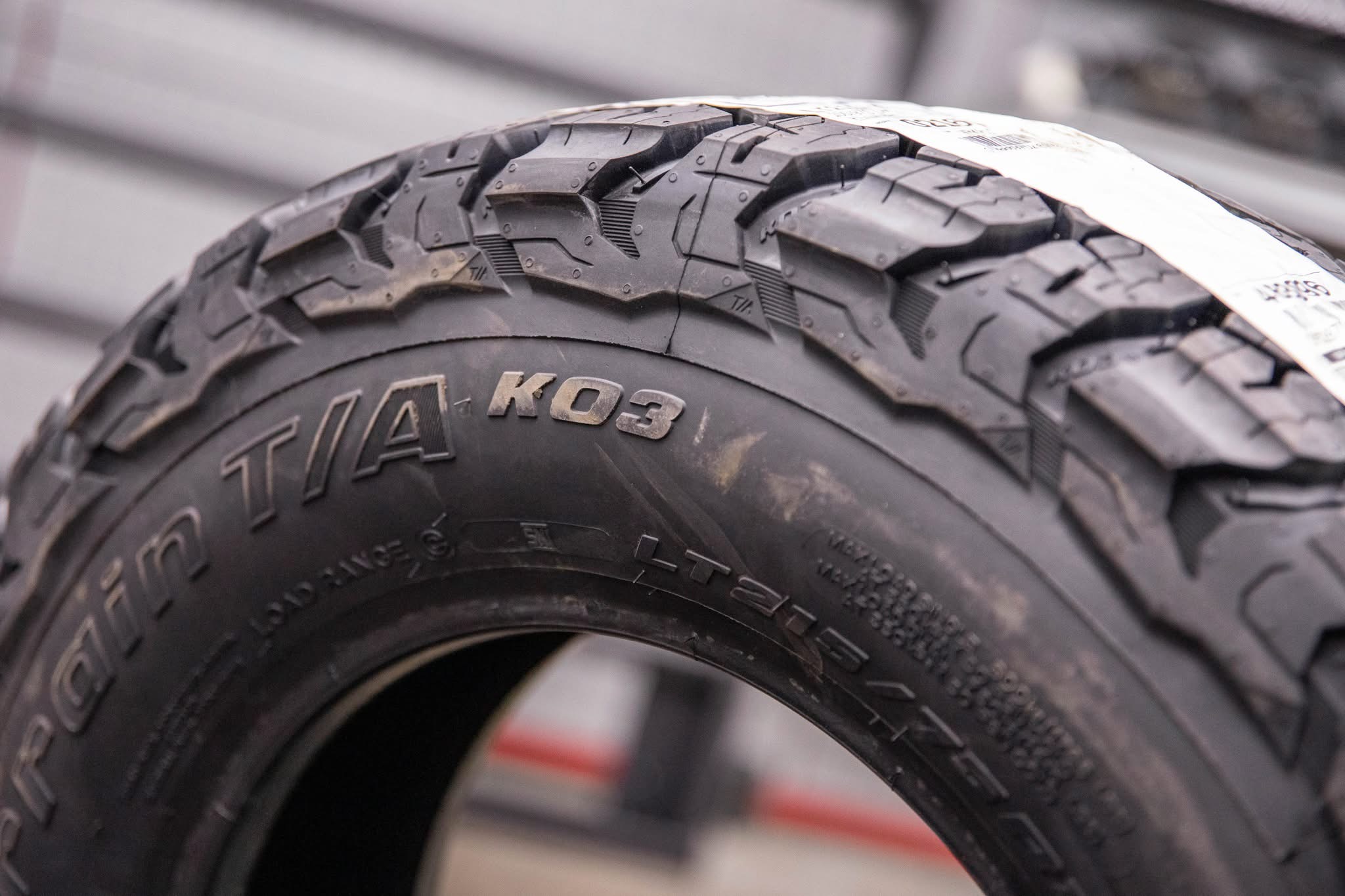 Llanta AT BF Goodrich 235/75r15